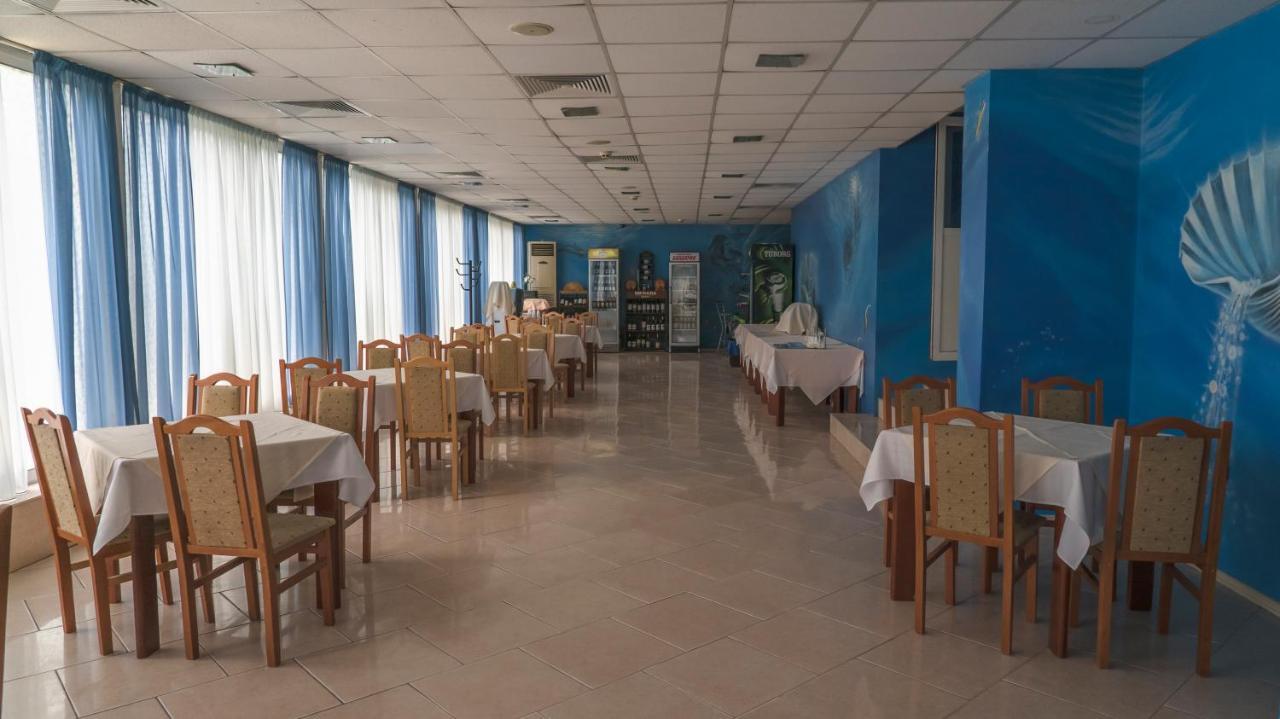 Park Hotel Persey Warna Exterior foto