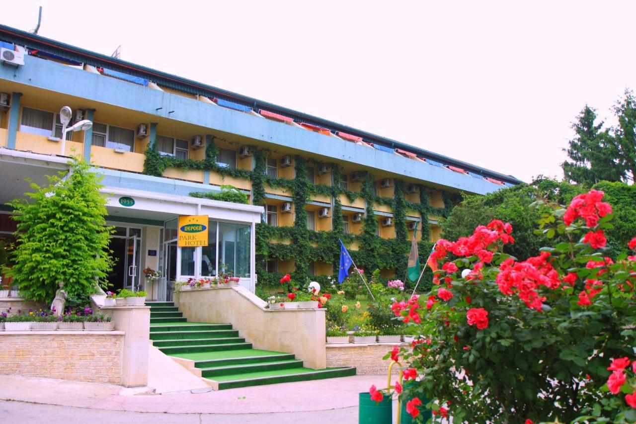Park Hotel Persey Warna Exterior foto