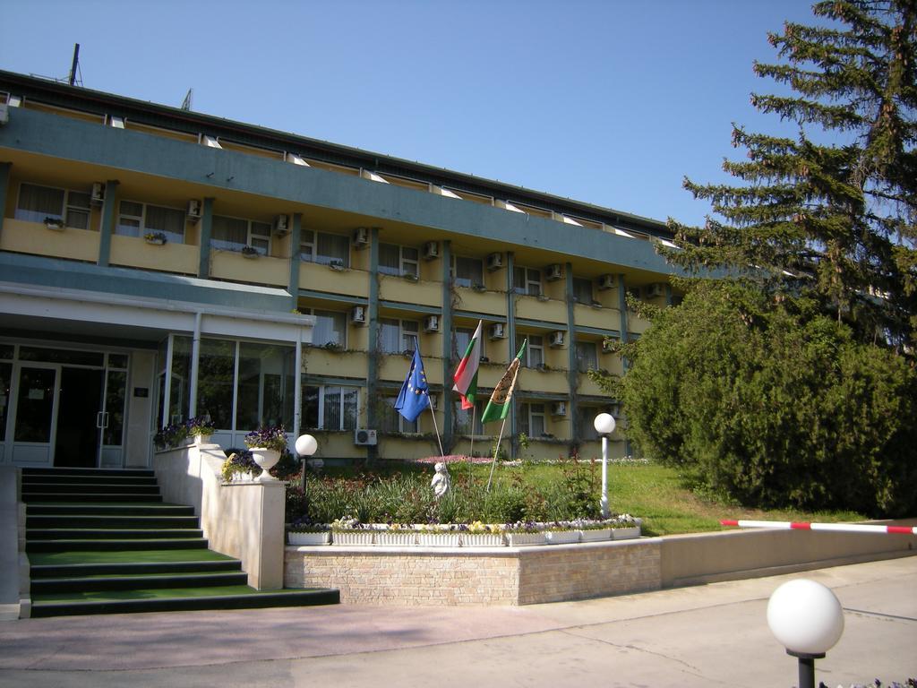 Park Hotel Persey Warna Exterior foto