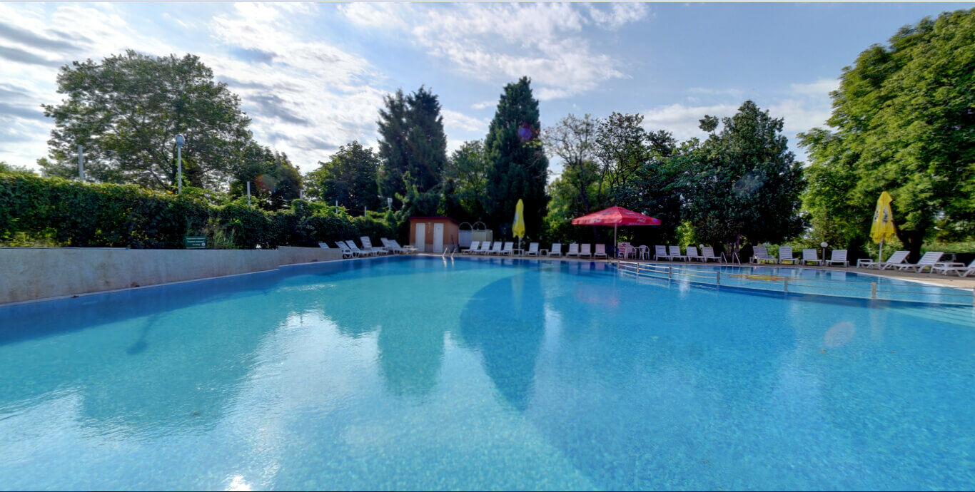 Park Hotel Persey Warna Exterior foto