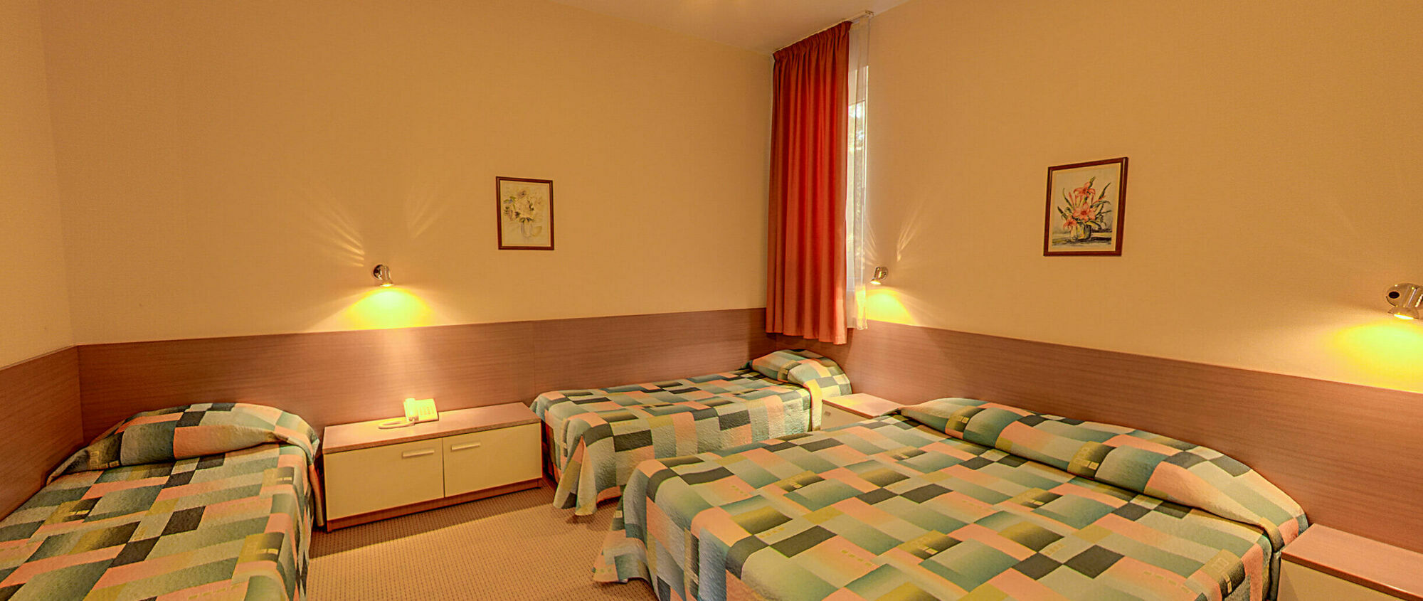 Park Hotel Persey Warna Exterior foto